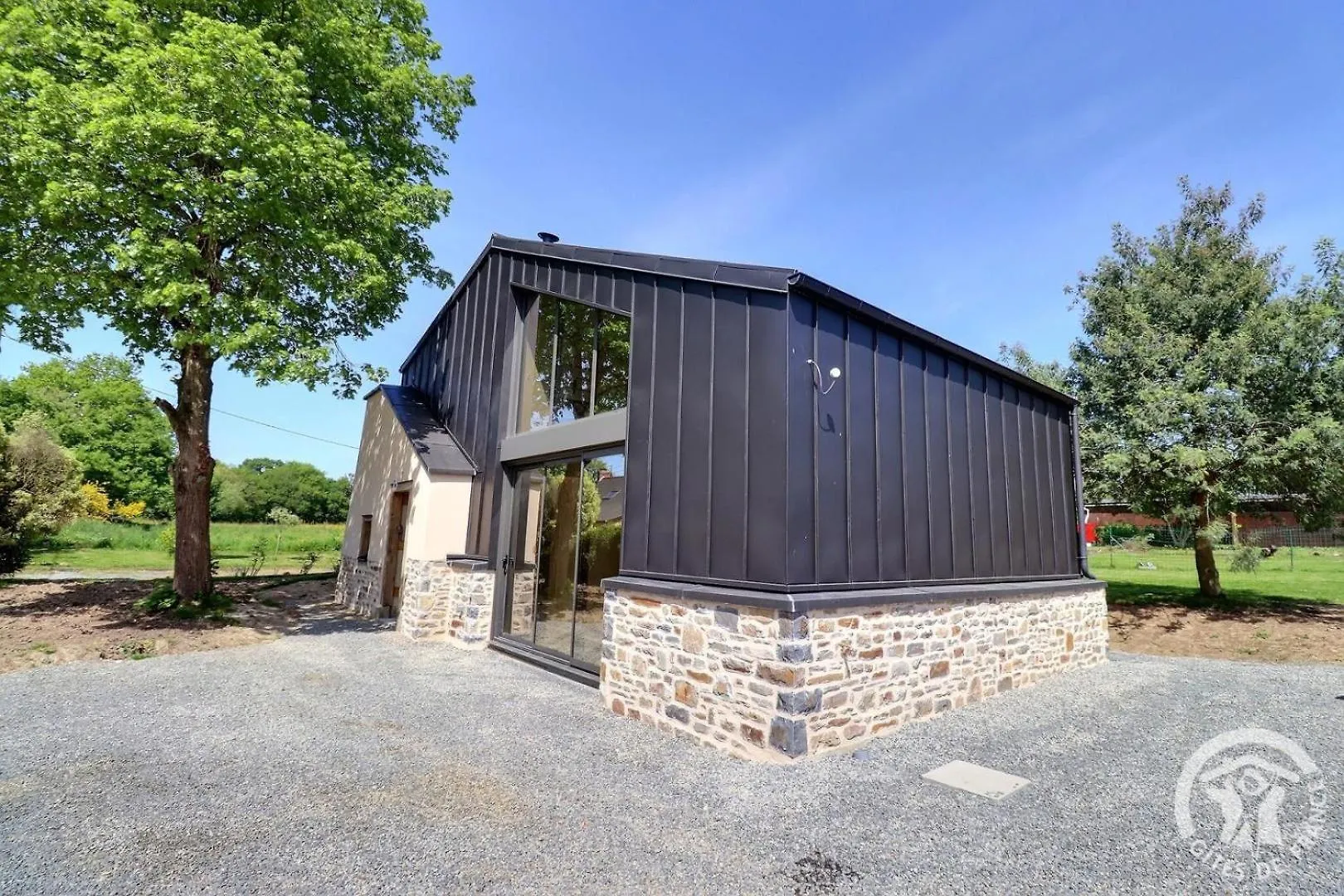 Les Capucines Villa Melesse Semesterbostad